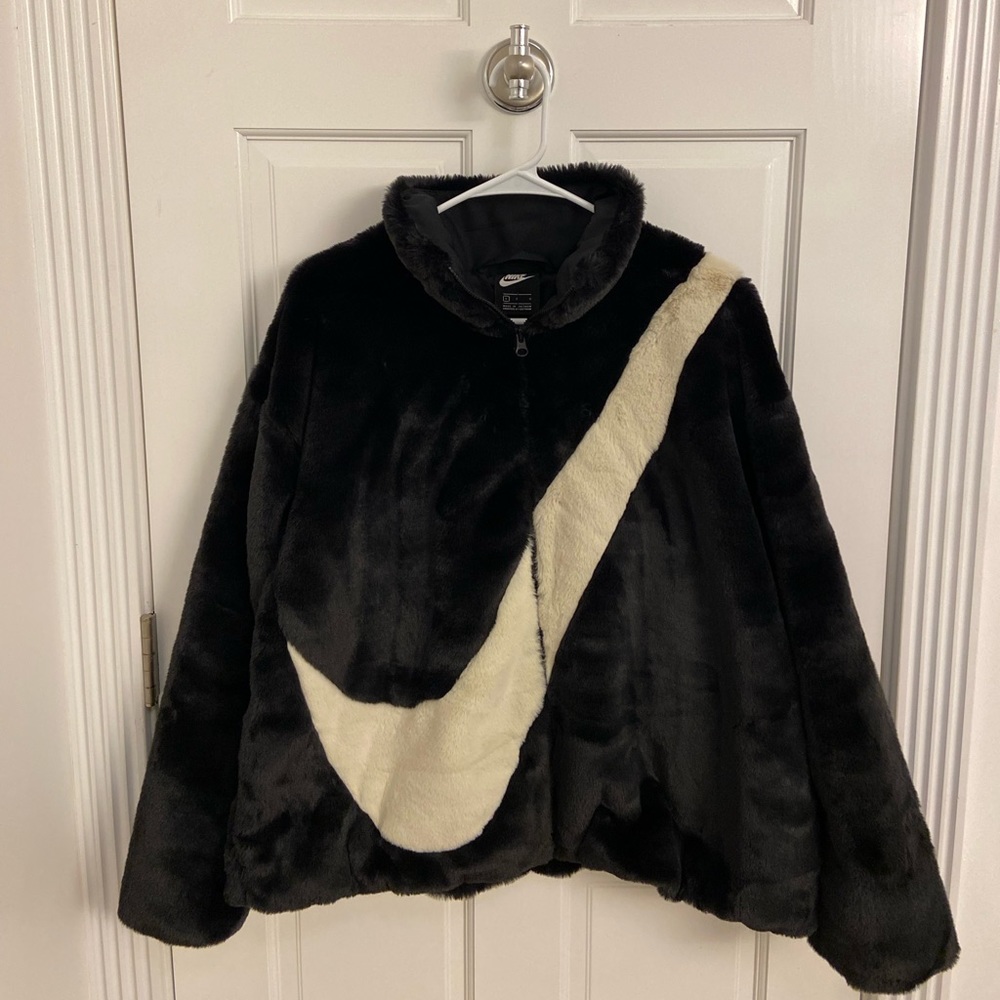 NWT Nike Oversized Faux Fur Swoosh Jacket Black DO3791-010